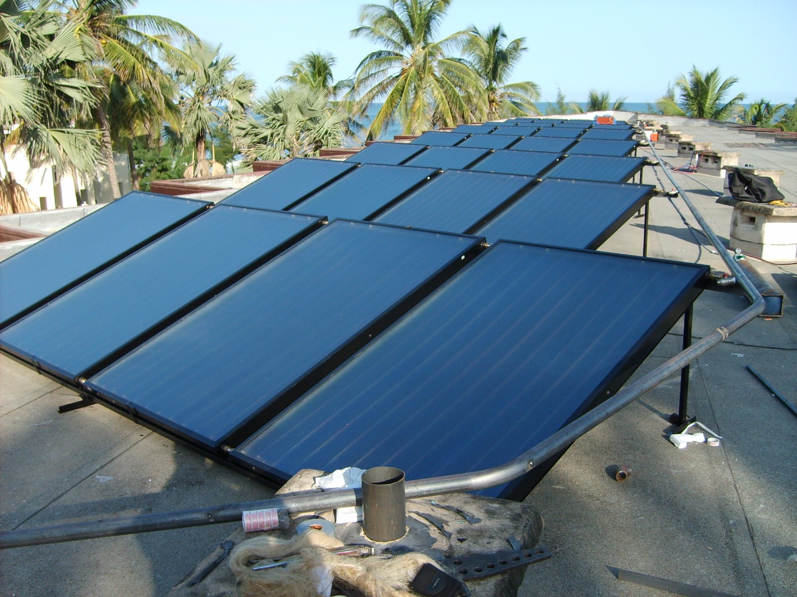 Solar thermal hot water system