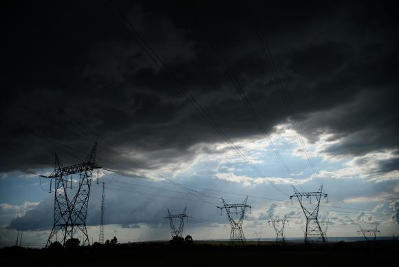 Ministério mantém expectativa de reajuste médio nos preços das contas de luz de, no máximo, 40% em 2015 (Foto: Arquivo/Agência Brasil)